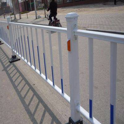 市政道路防護設施 遂寧馬路中央隔離護欄的功用與價值